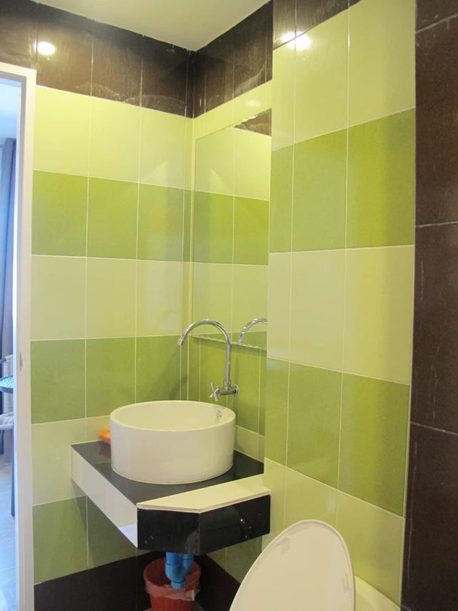 C Tower Hotel Сурат Тхани Екстериор снимка