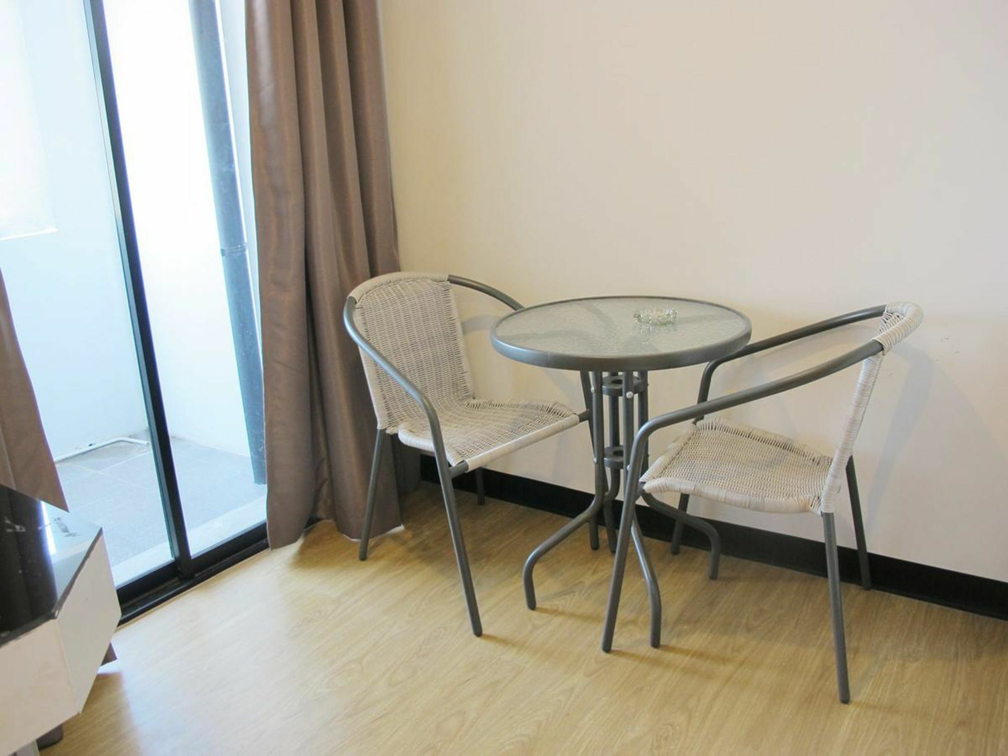 C Tower Hotel Сурат Тхани Екстериор снимка